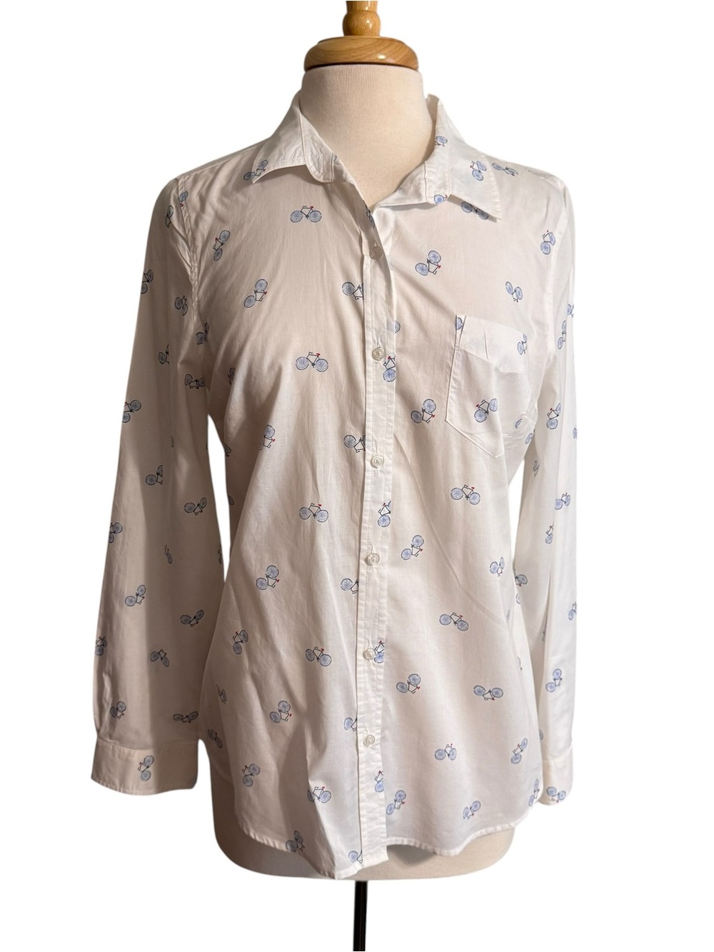 Old Navy White Button-Up Shirt with Blue Bicycle Print size Medium
